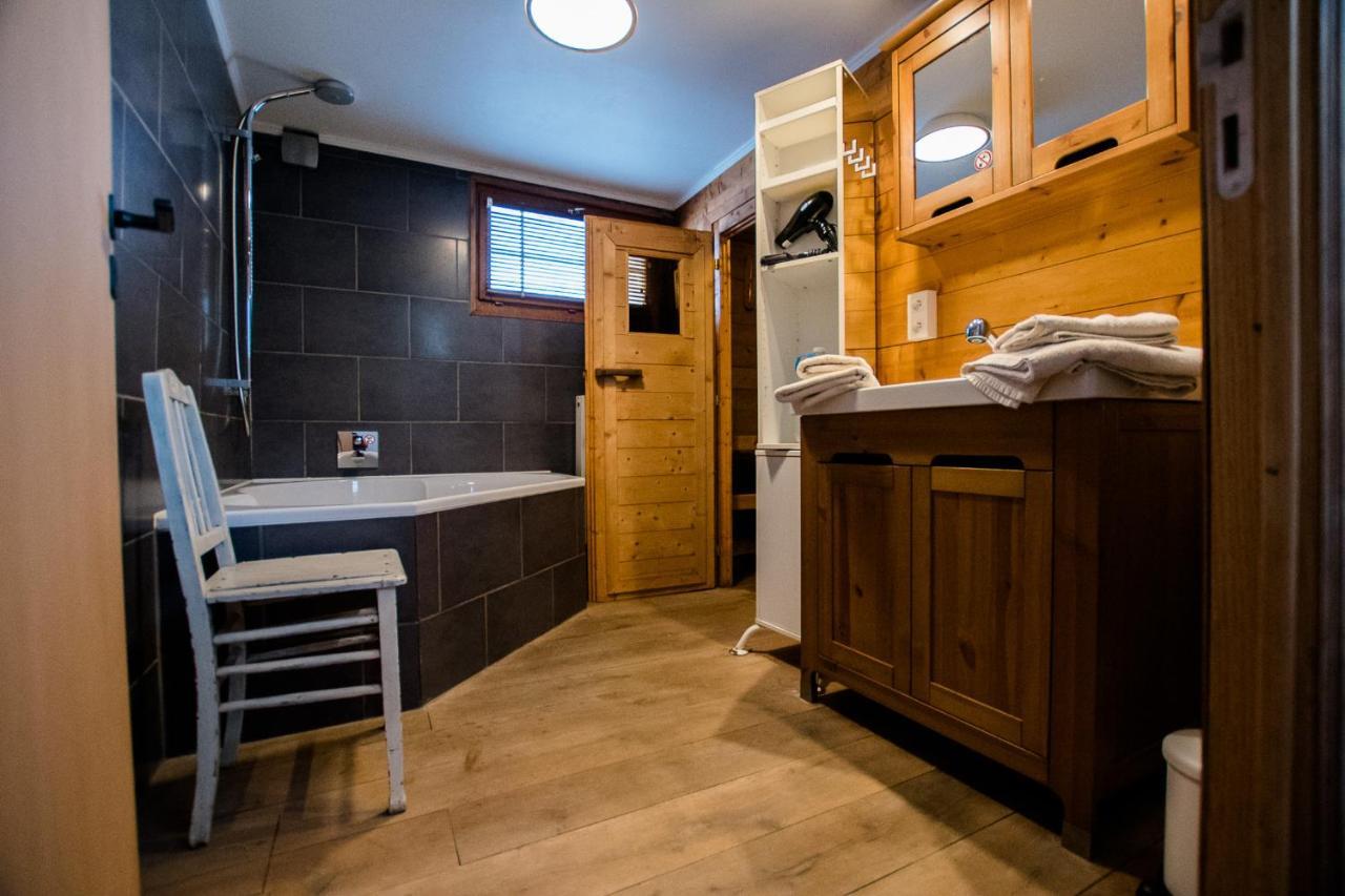 Hotel Houseboat Jana - With Sauna And Terrace Brujas Exterior foto